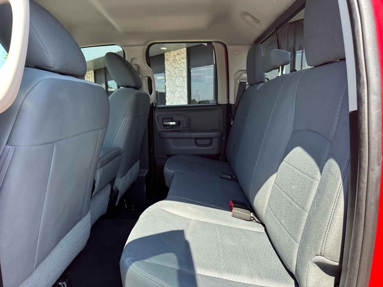 RAM 1500 SLT Quad Cab 4WD 2016
