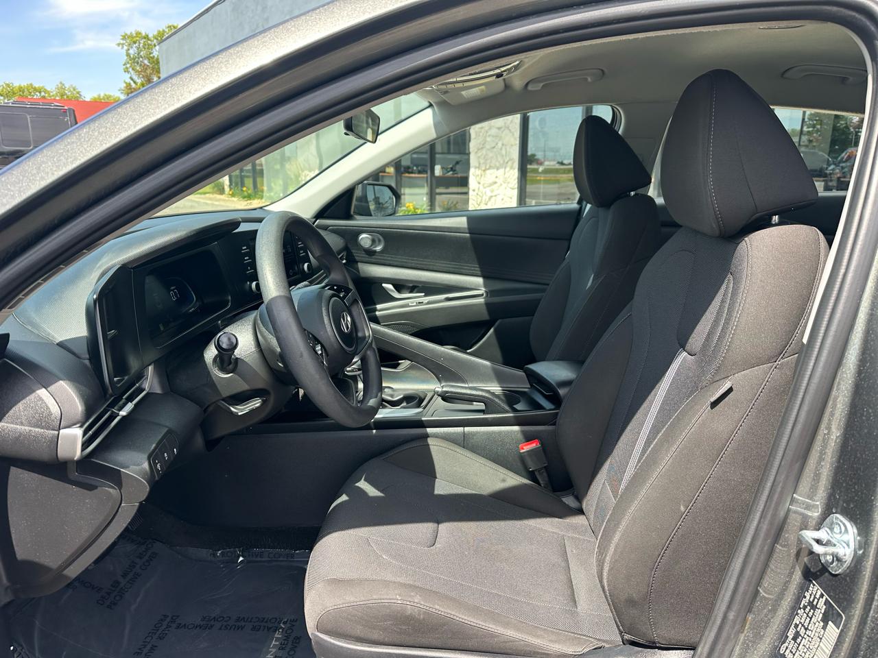 Hyundai Elantra SE 2025