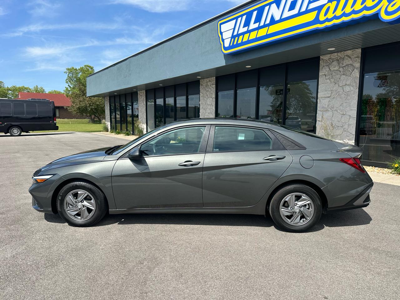 Hyundai Elantra SE 2025