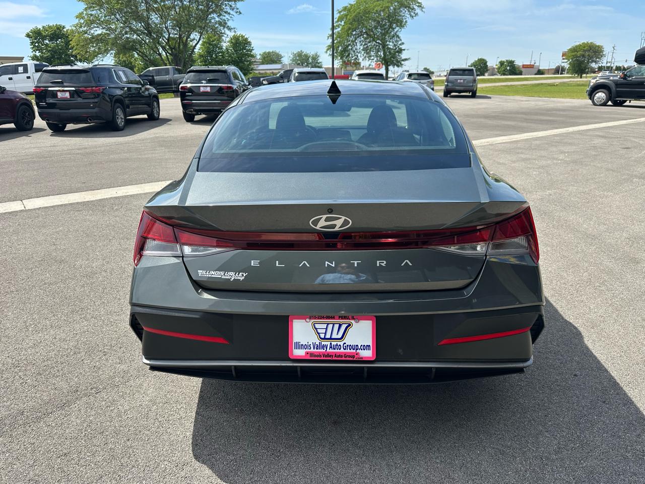Hyundai Elantra SE 2025