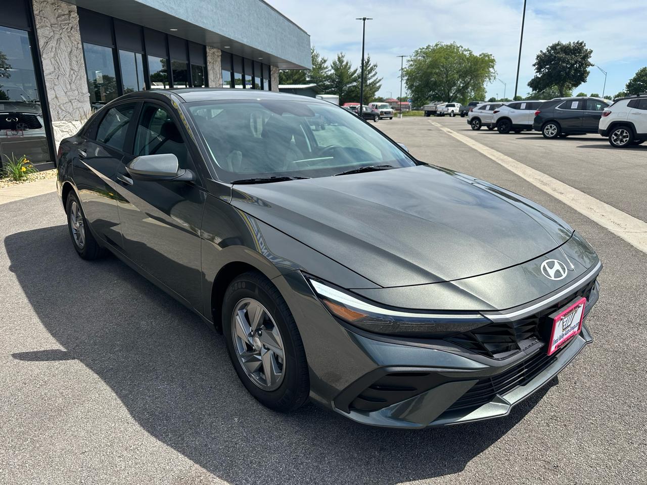 Hyundai Elantra SE 2025