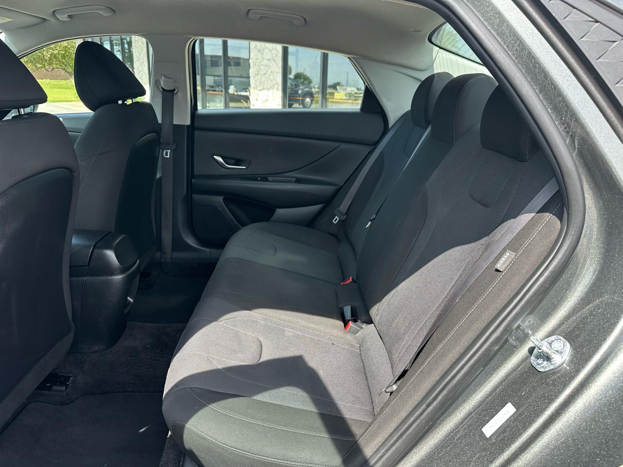 Hyundai Elantra SE 2025