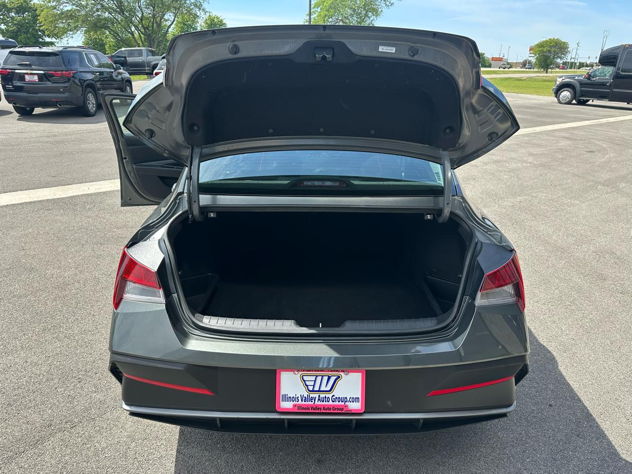 Hyundai Elantra SE 2025