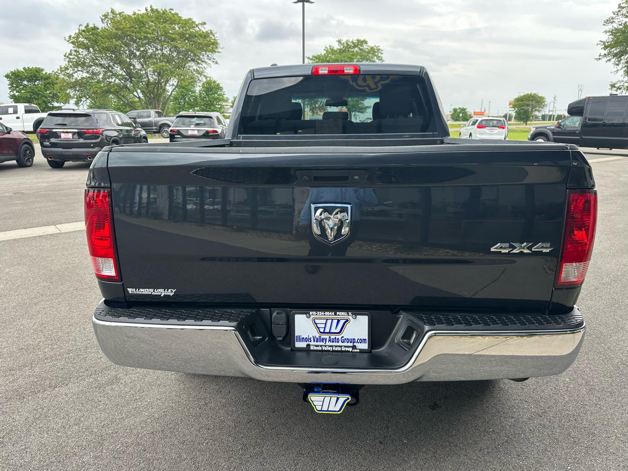 RAM 1500 Tradesman Quad Cab 4WD 2017
