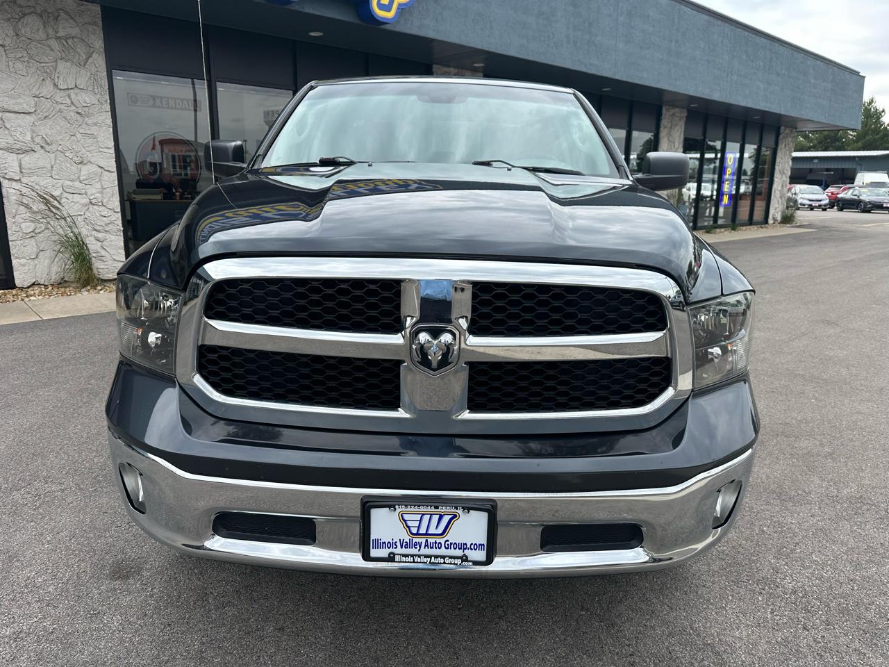 RAM 1500 Tradesman Quad Cab 4WD 2017