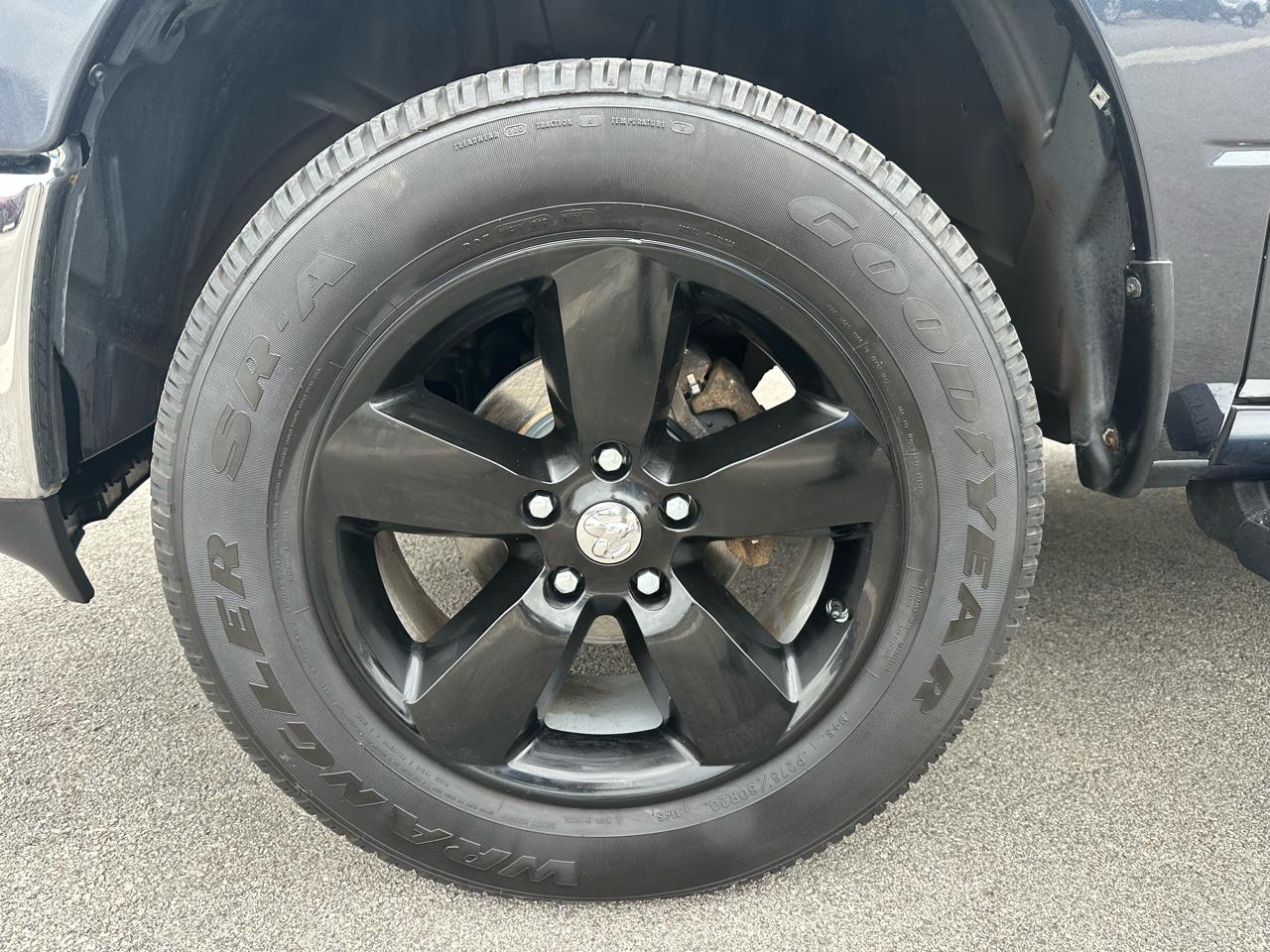 RAM 1500 Tradesman Quad Cab 4WD 2017