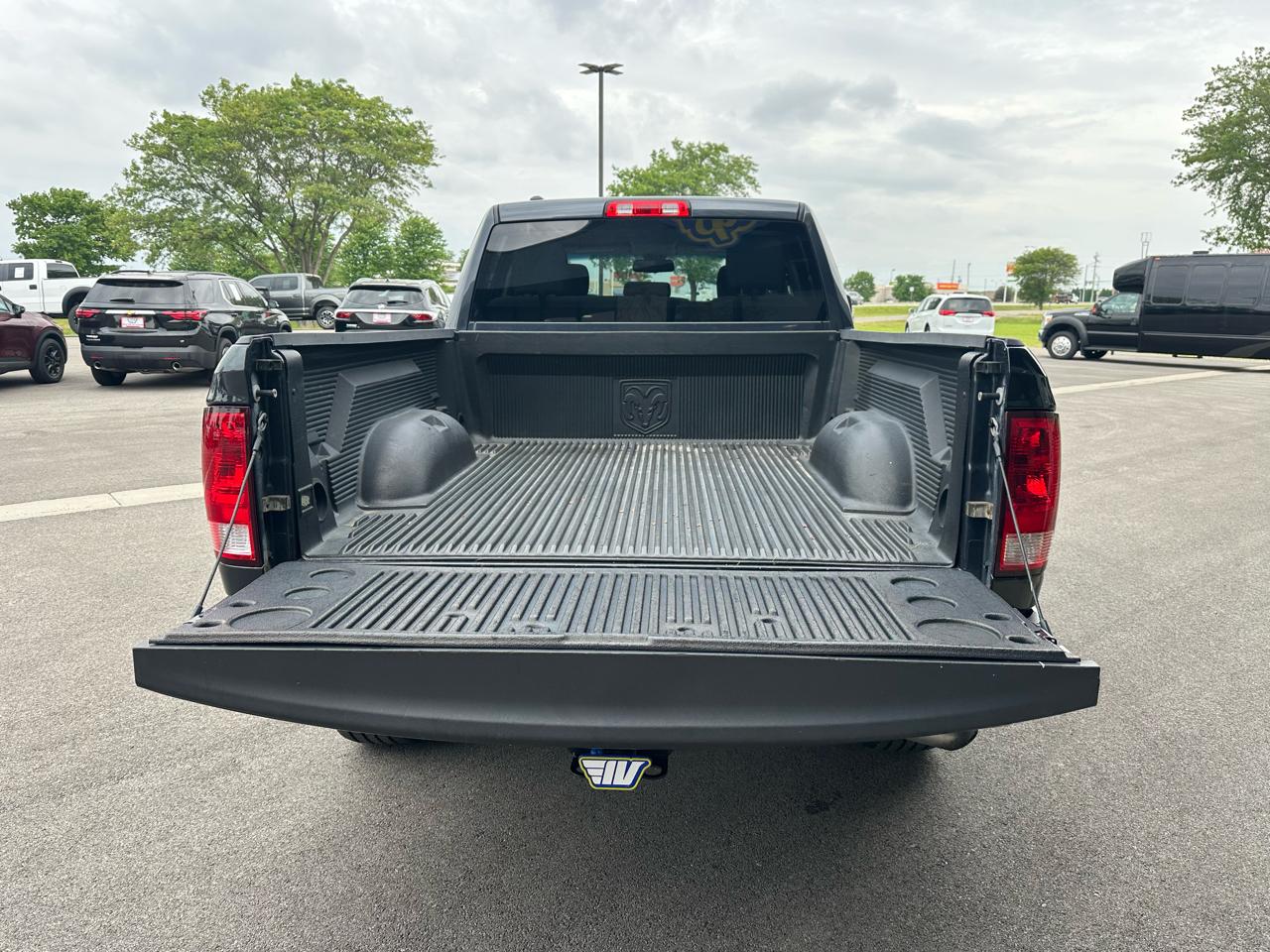 RAM 1500 Tradesman Quad Cab 4WD 2017
