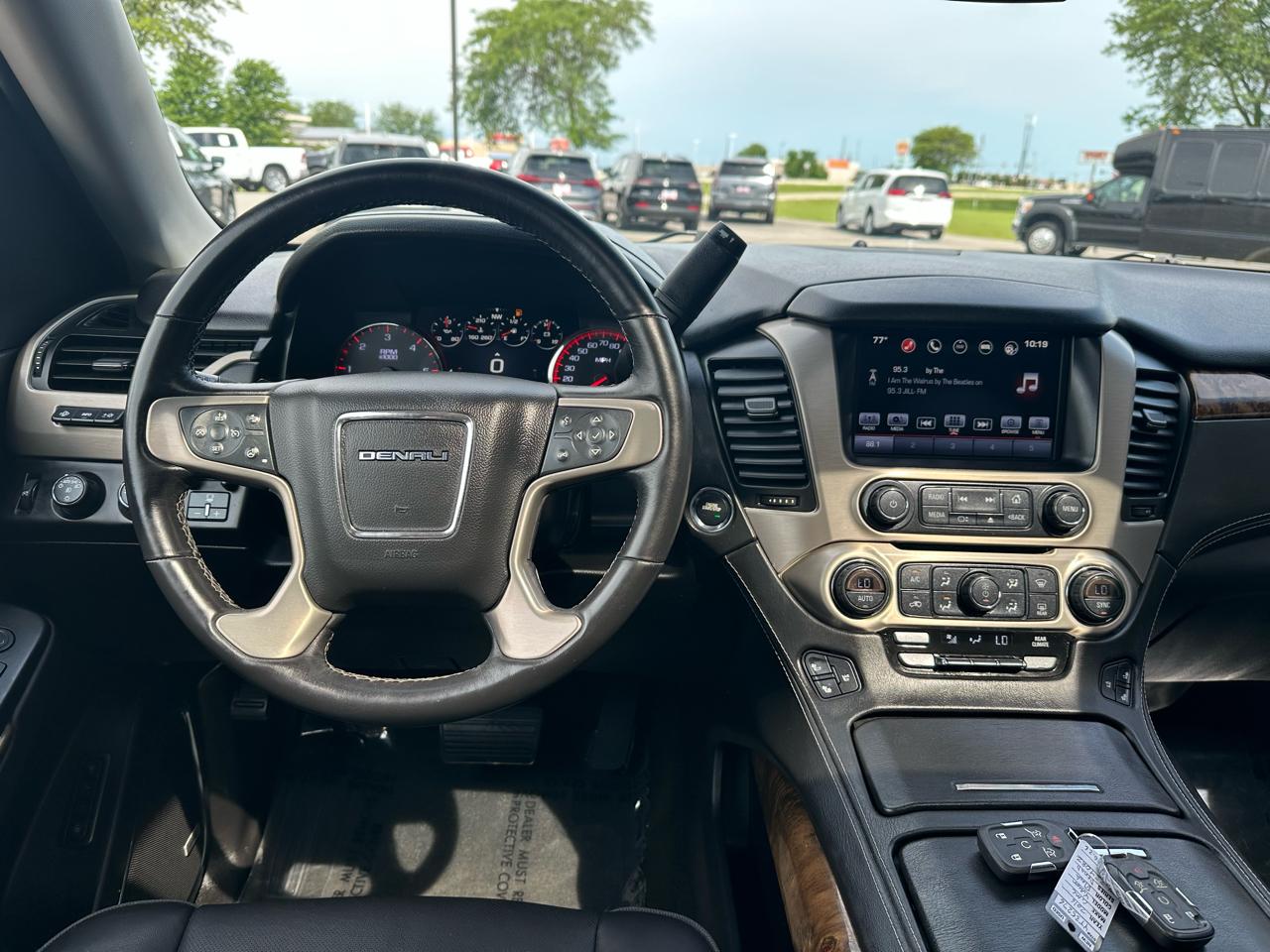 GMC Yukon Denali 4WD 2016