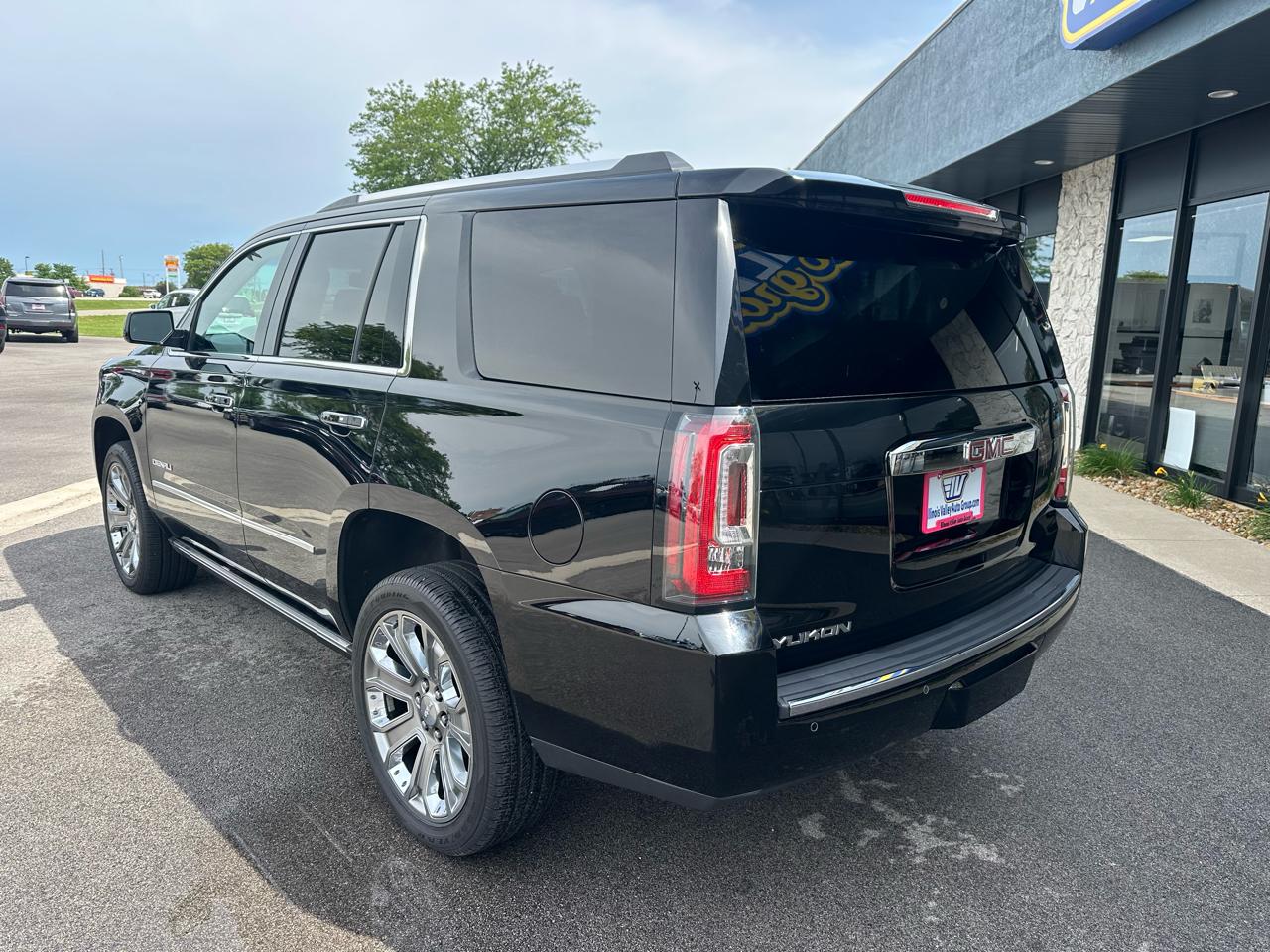 GMC Yukon Denali 4WD 2016