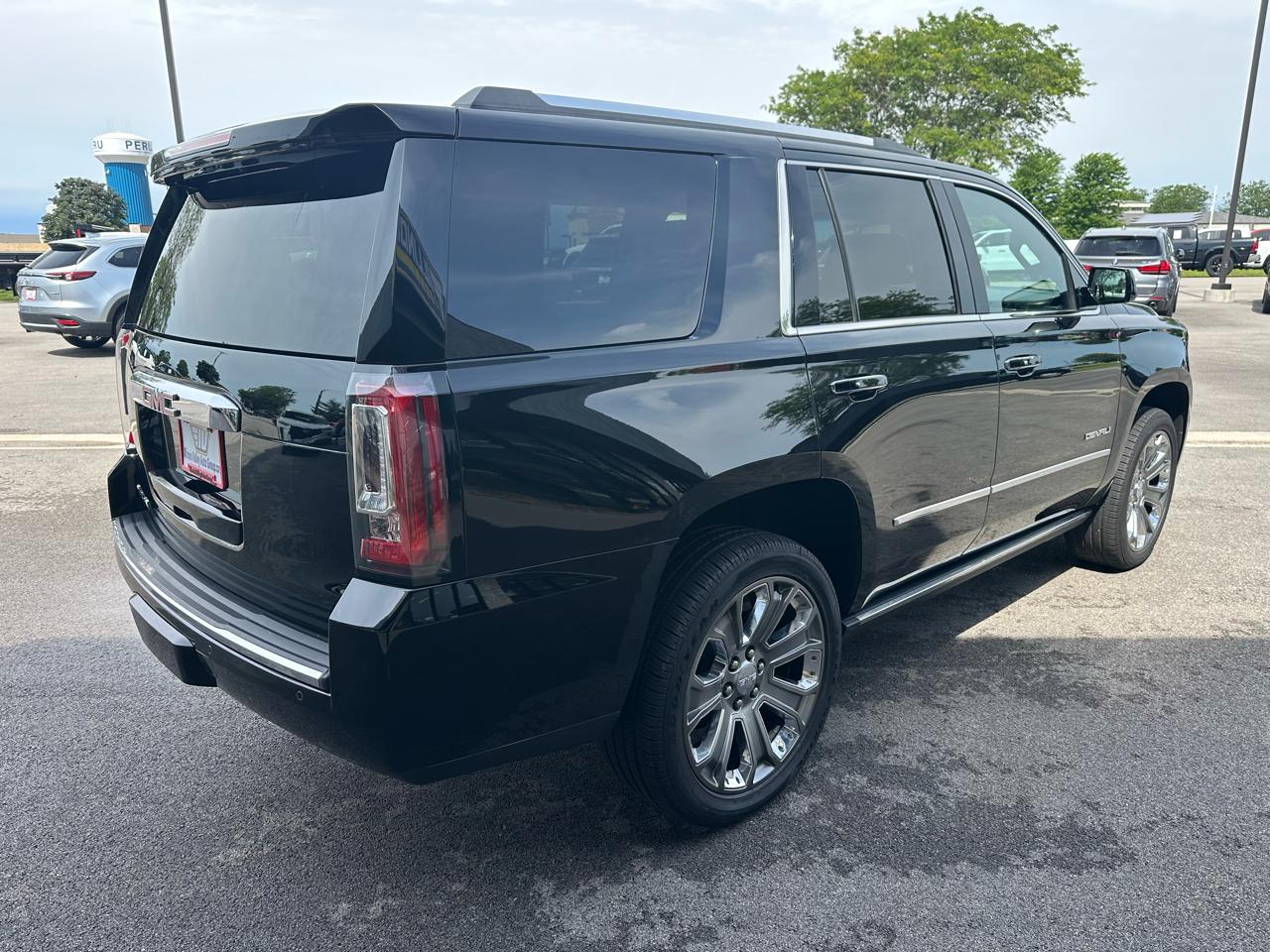 GMC Yukon Denali 4WD 2016