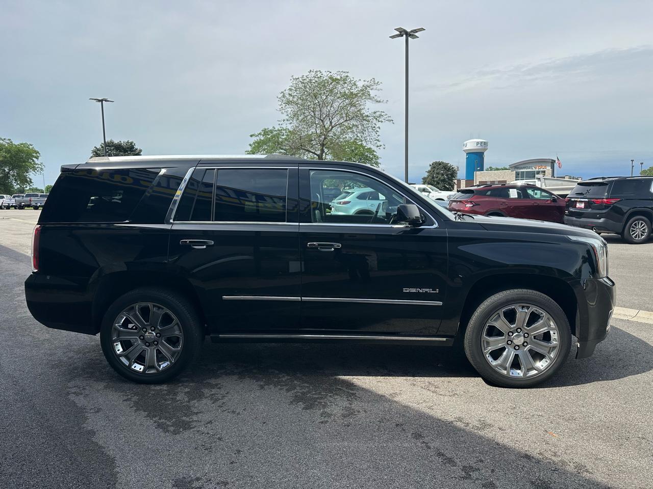 GMC Yukon Denali 4WD 2016
