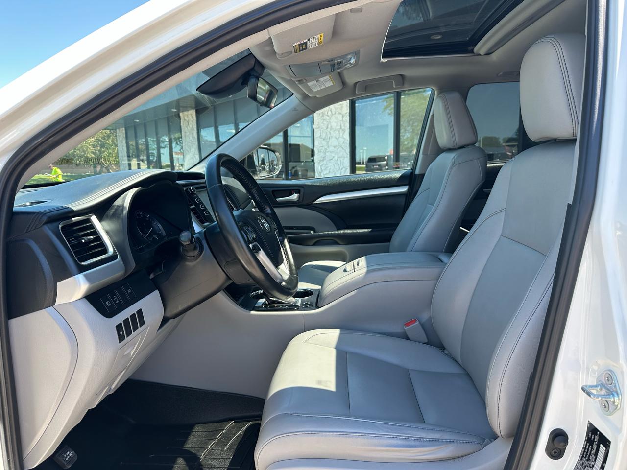Toyota Highlander XLE AWD V6 2019