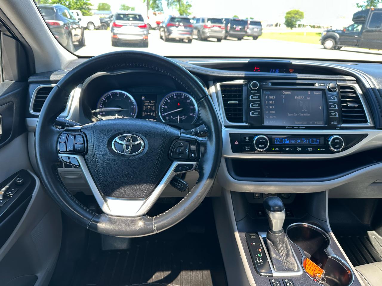 Toyota Highlander XLE AWD V6 2019