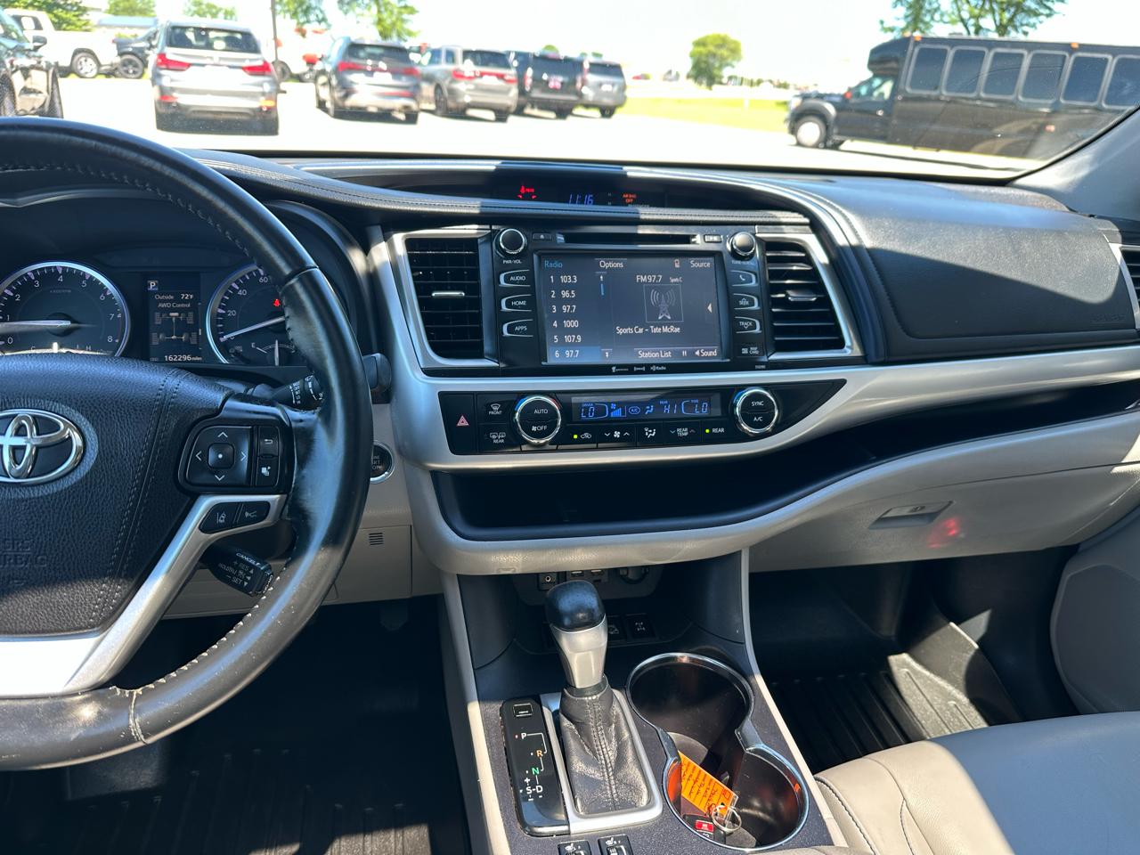 Toyota Highlander XLE AWD V6 2019
