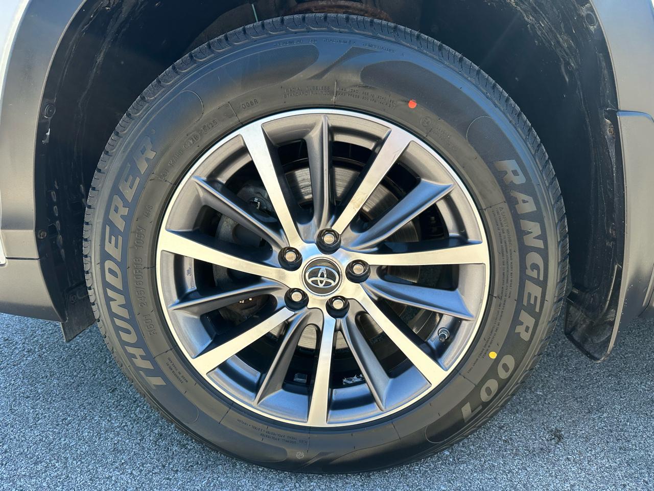 Toyota Highlander XLE AWD V6 2019