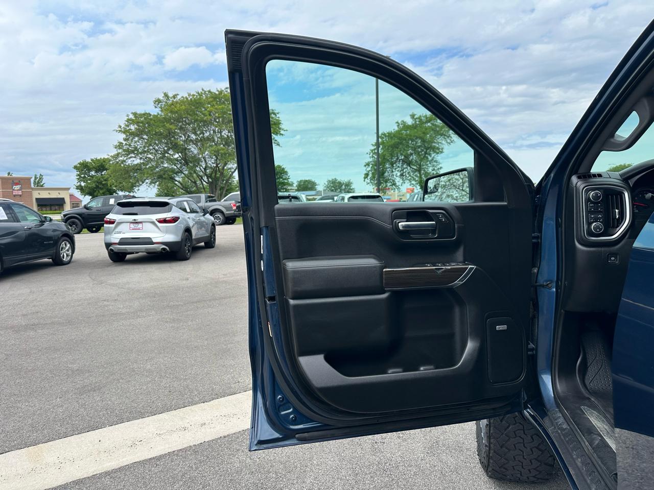 Chevrolet Silverado 1500 LT Trail Boss Crew Cab 4WD 2019