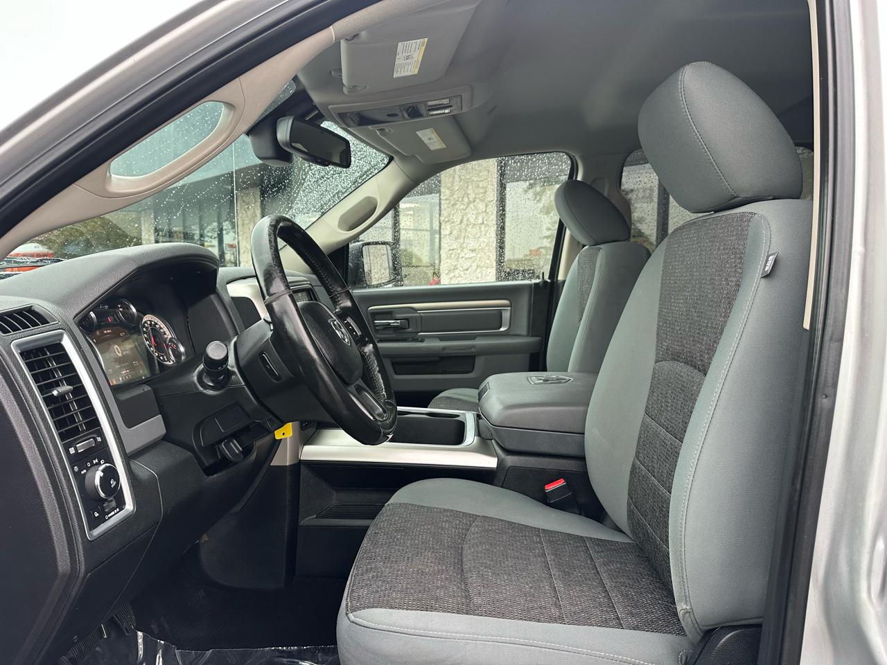 RAM 1500 Big Horn Crew Cab 4WD 2018