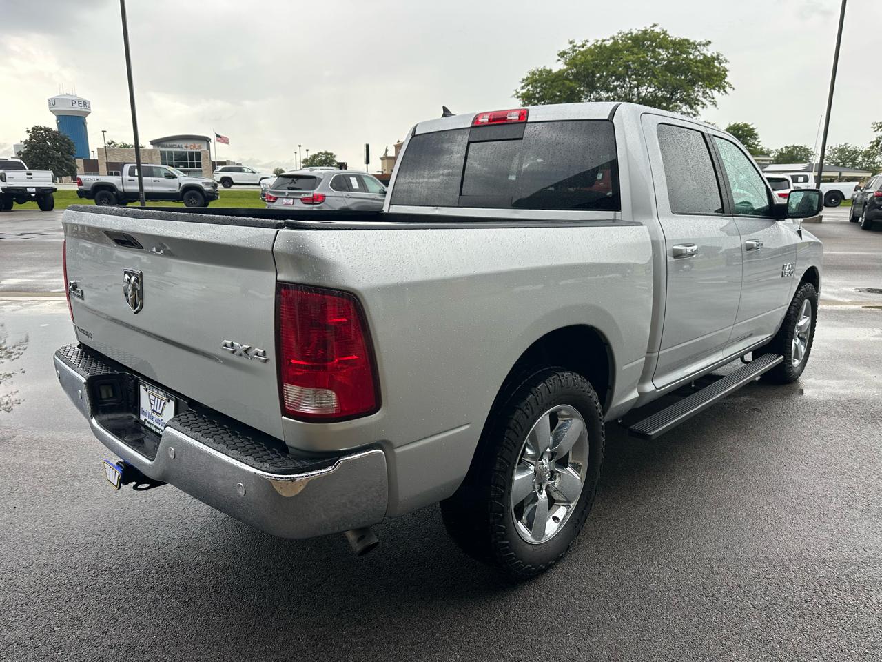 RAM 1500 Big Horn Crew Cab 4WD 2018