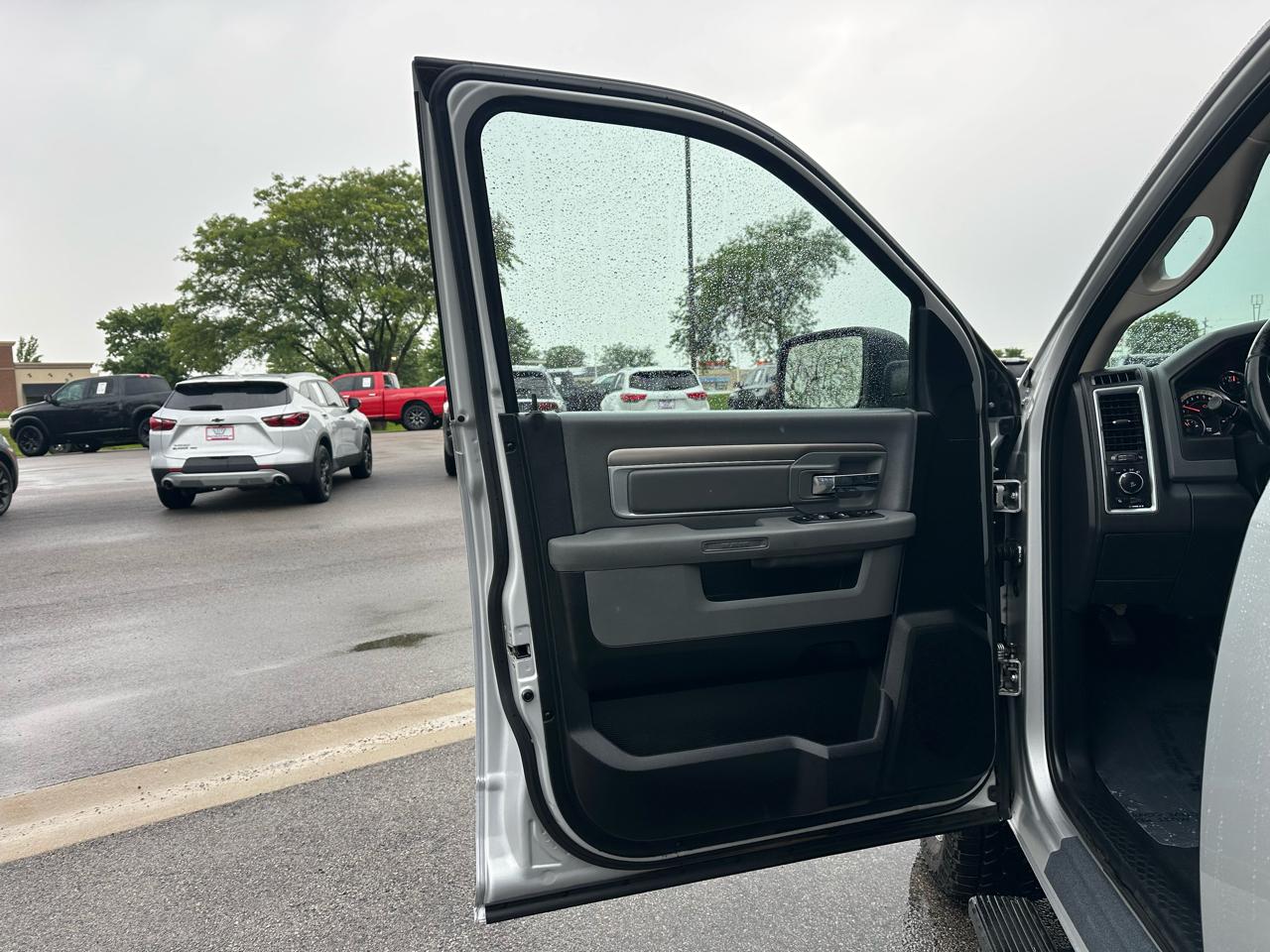 RAM 1500 Big Horn Crew Cab 4WD 2018