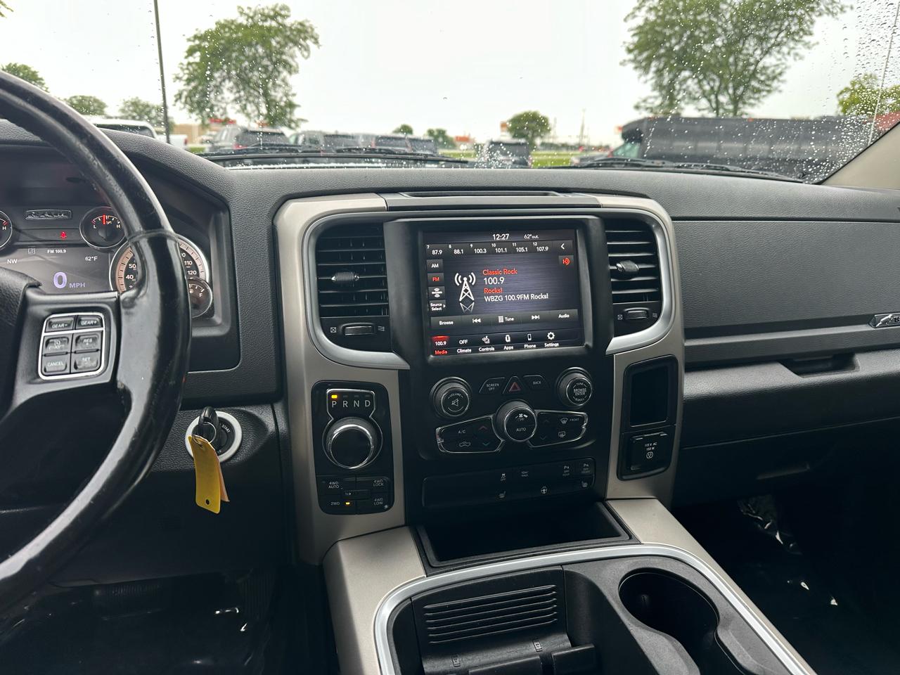 RAM 1500 Big Horn Crew Cab 4WD 2018
