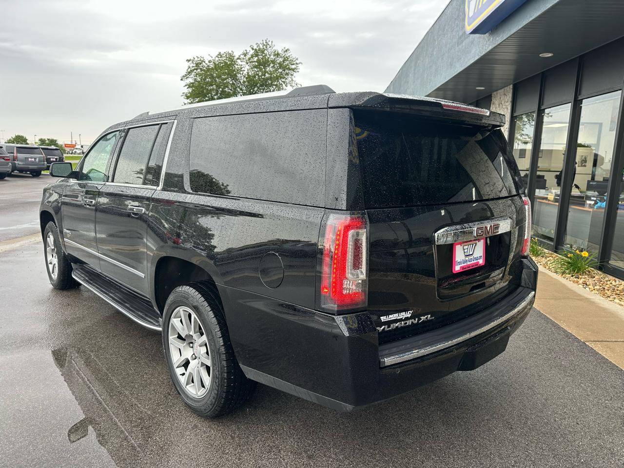 GMC Yukon XL Denali 4WD 2019