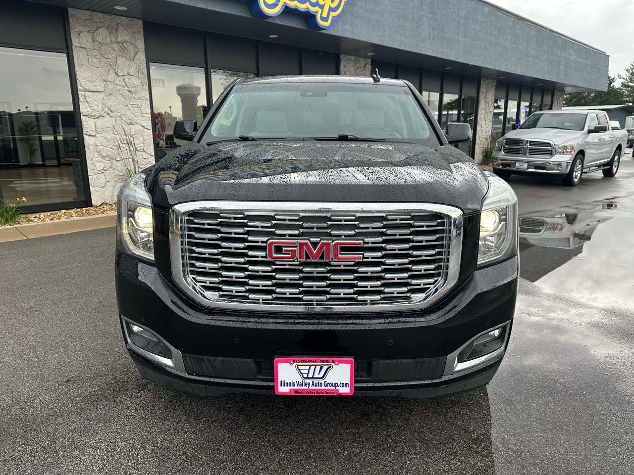 GMC Yukon XL Denali 4WD 2019