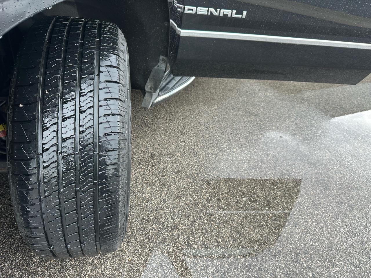 GMC Yukon XL Denali 4WD 2019