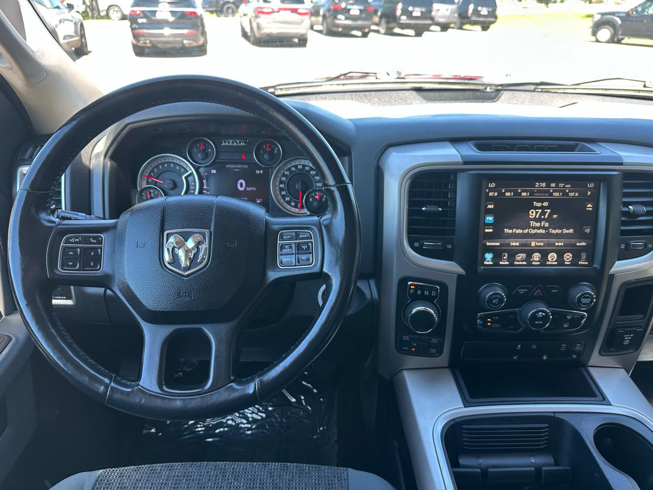 RAM 1500 Big Horn Crew Cab 4WD 2017