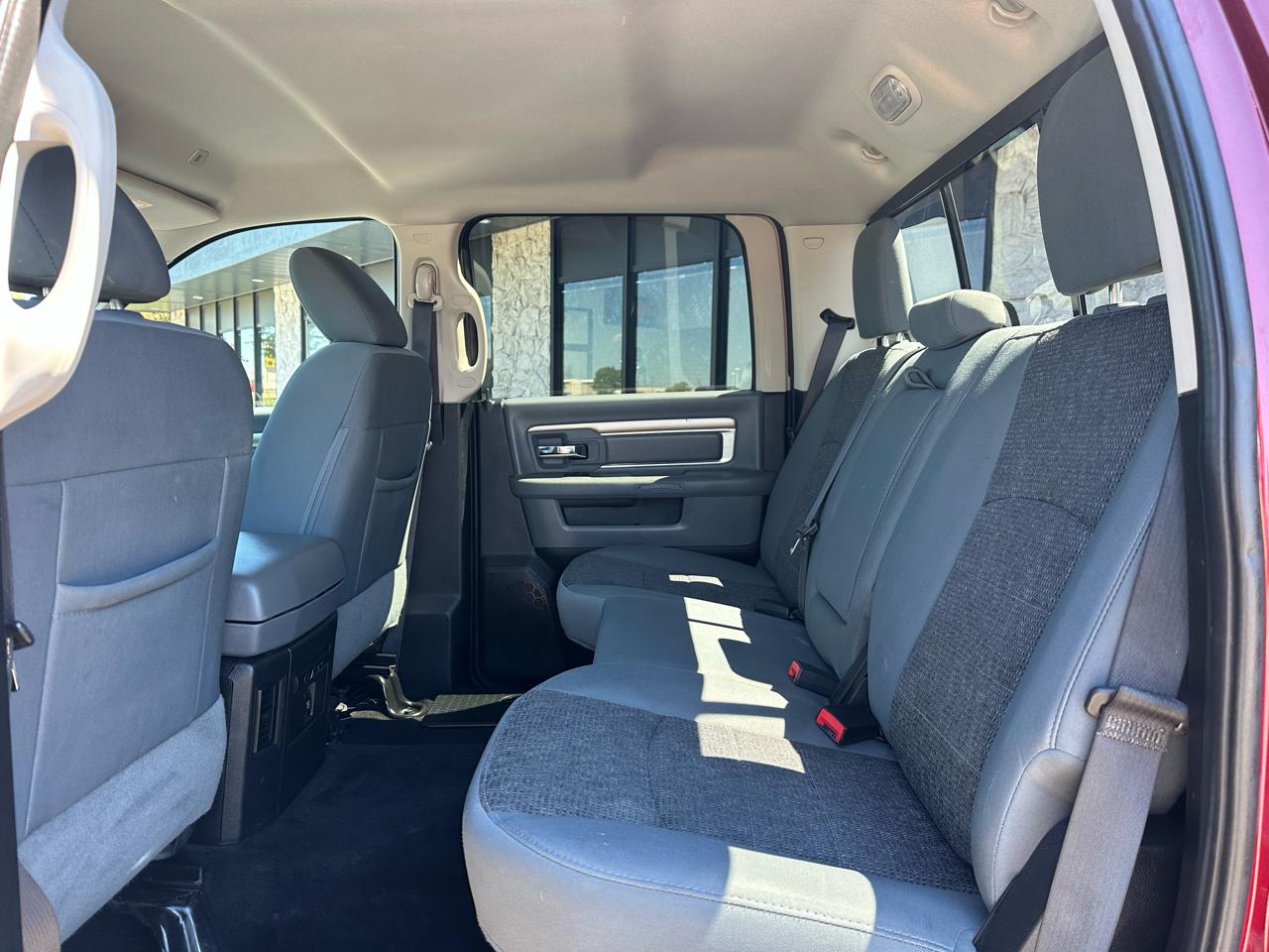 RAM 1500 Big Horn Crew Cab 4WD 2017