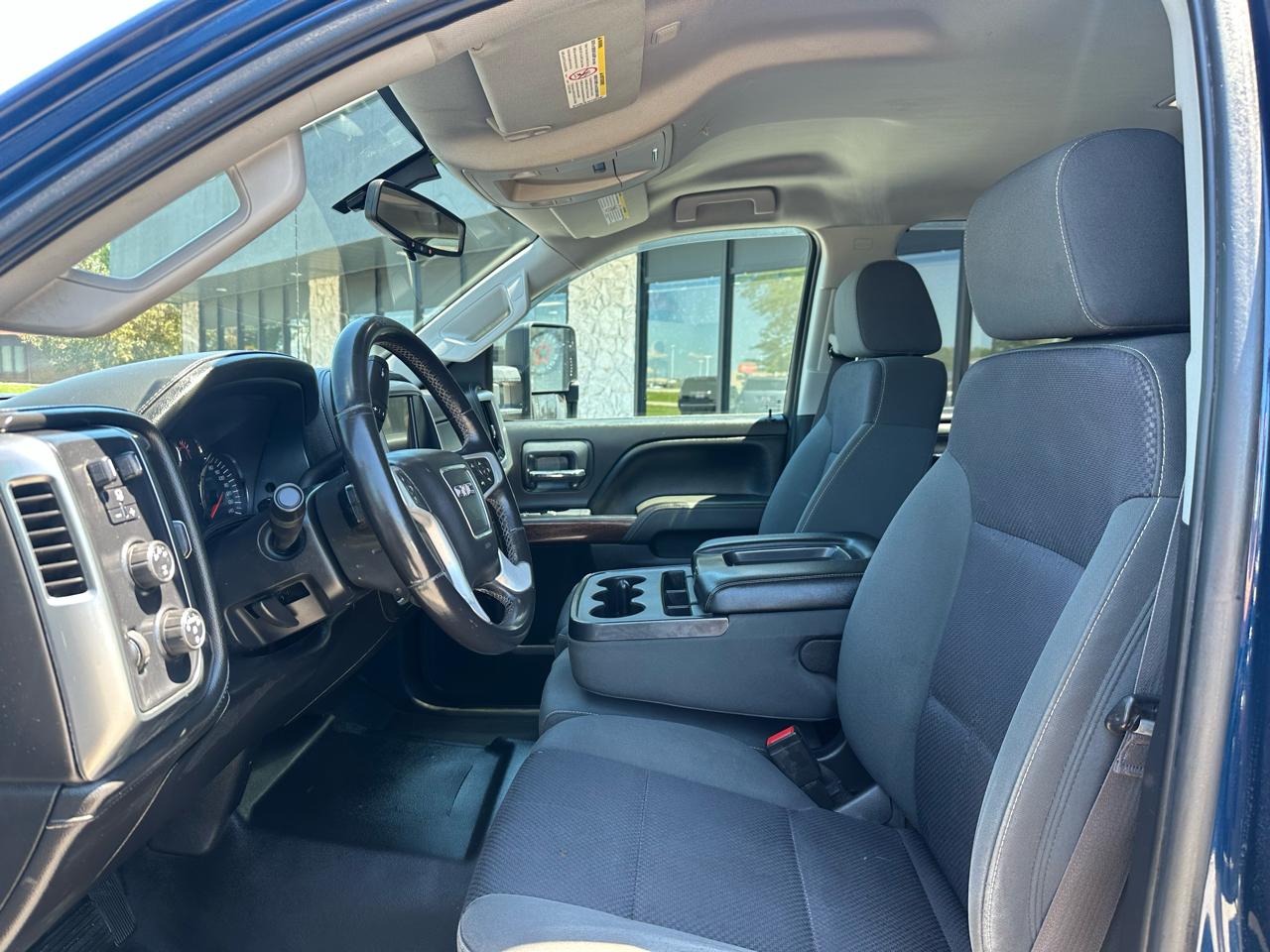 GMC Sierra 2500HD SLE Crew Cab 4WD 2015