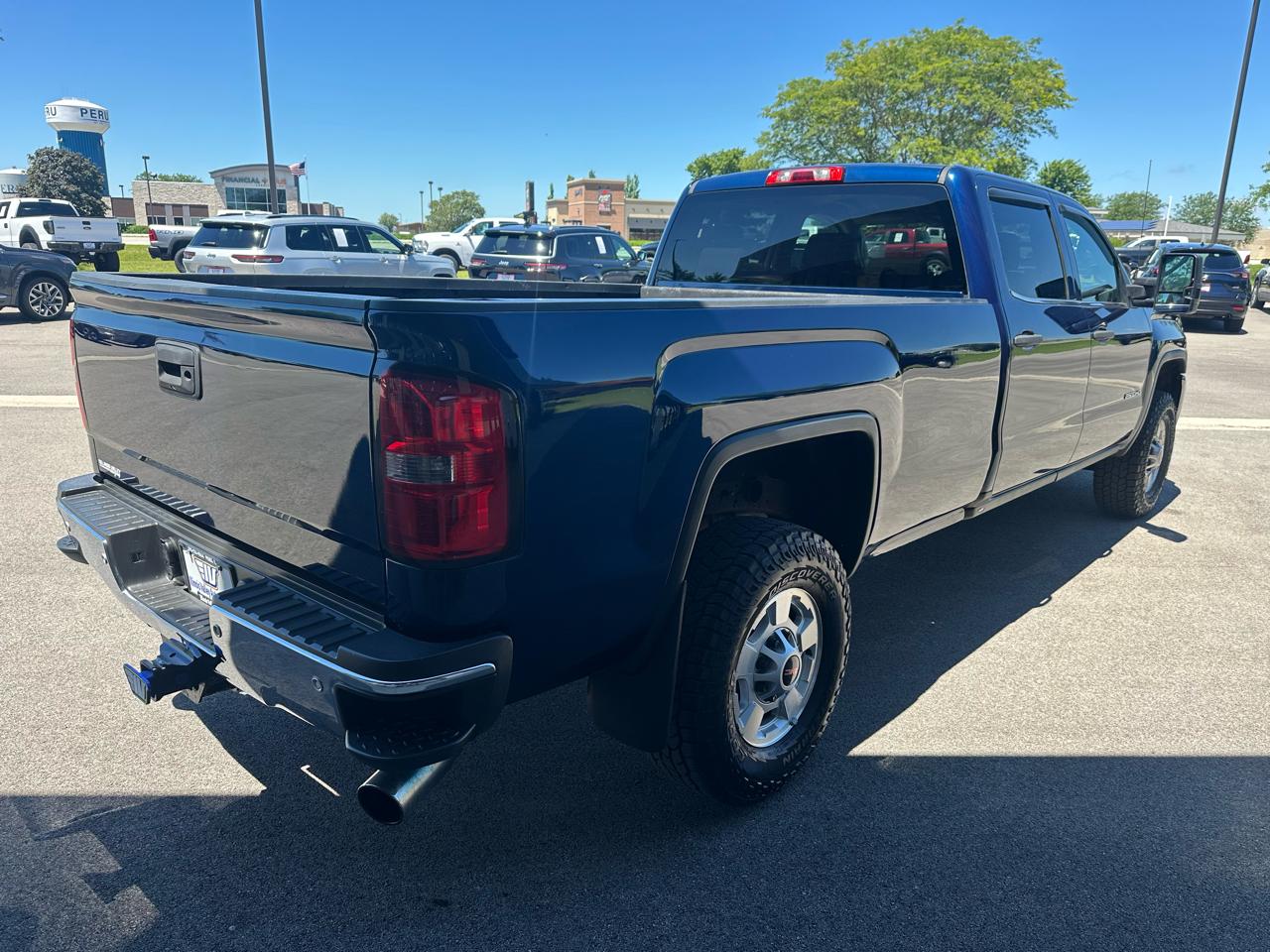 GMC Sierra 2500HD SLE Crew Cab 4WD 2015