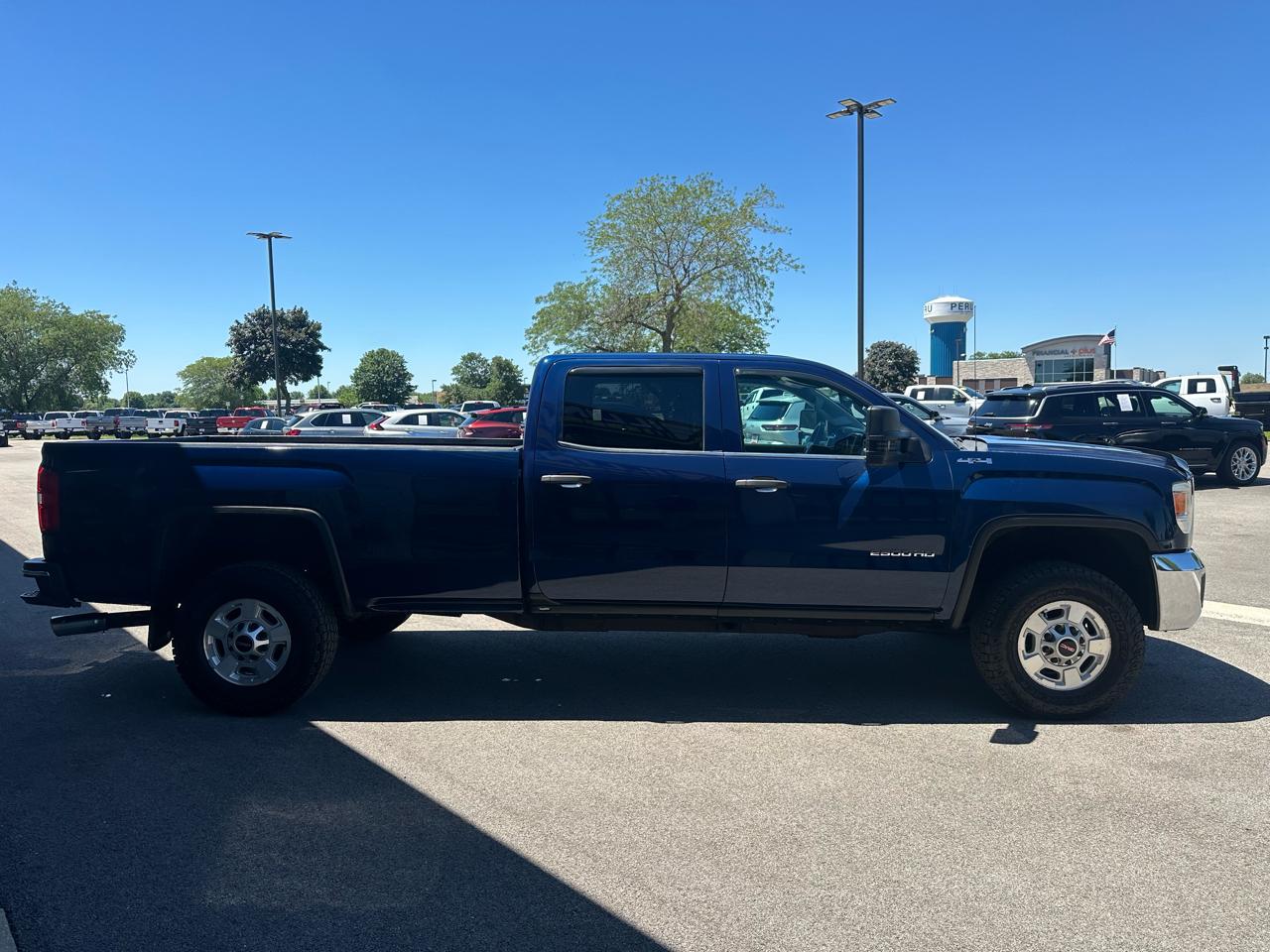 GMC Sierra 2500HD SLE Crew Cab 4WD 2015