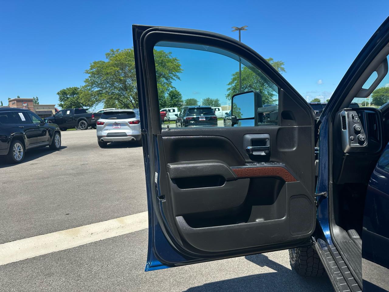 GMC Sierra 2500HD SLE Crew Cab 4WD 2015