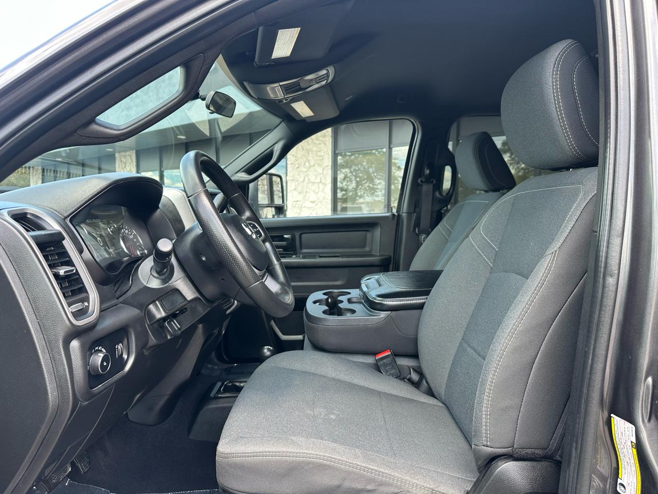 RAM 2500 Tradesman Crew Cab 4WD 2024