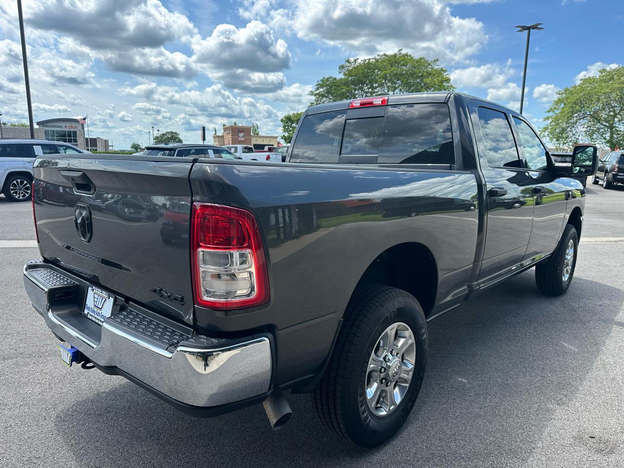 RAM 2500 Tradesman Crew Cab 4WD 2024