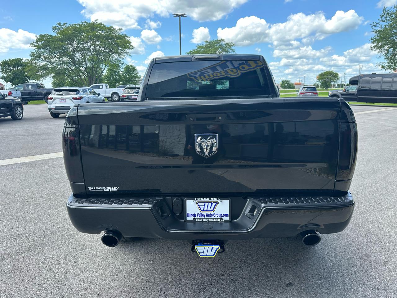 RAM 1500 Express 4x4 Crew Cab 5'7" Box 2018