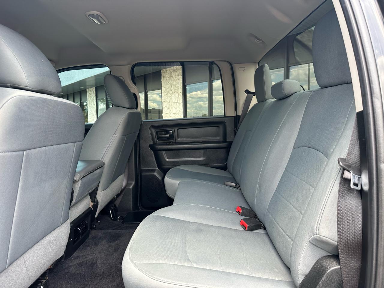 RAM 1500 Express 4x4 Crew Cab 5'7" Box 2018