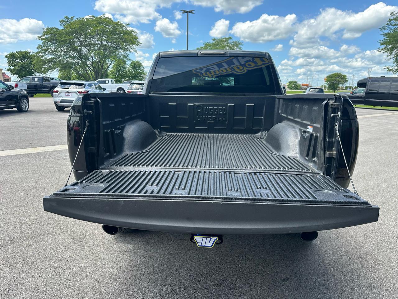 RAM 1500 Express 4x4 Crew Cab 5'7" Box 2018