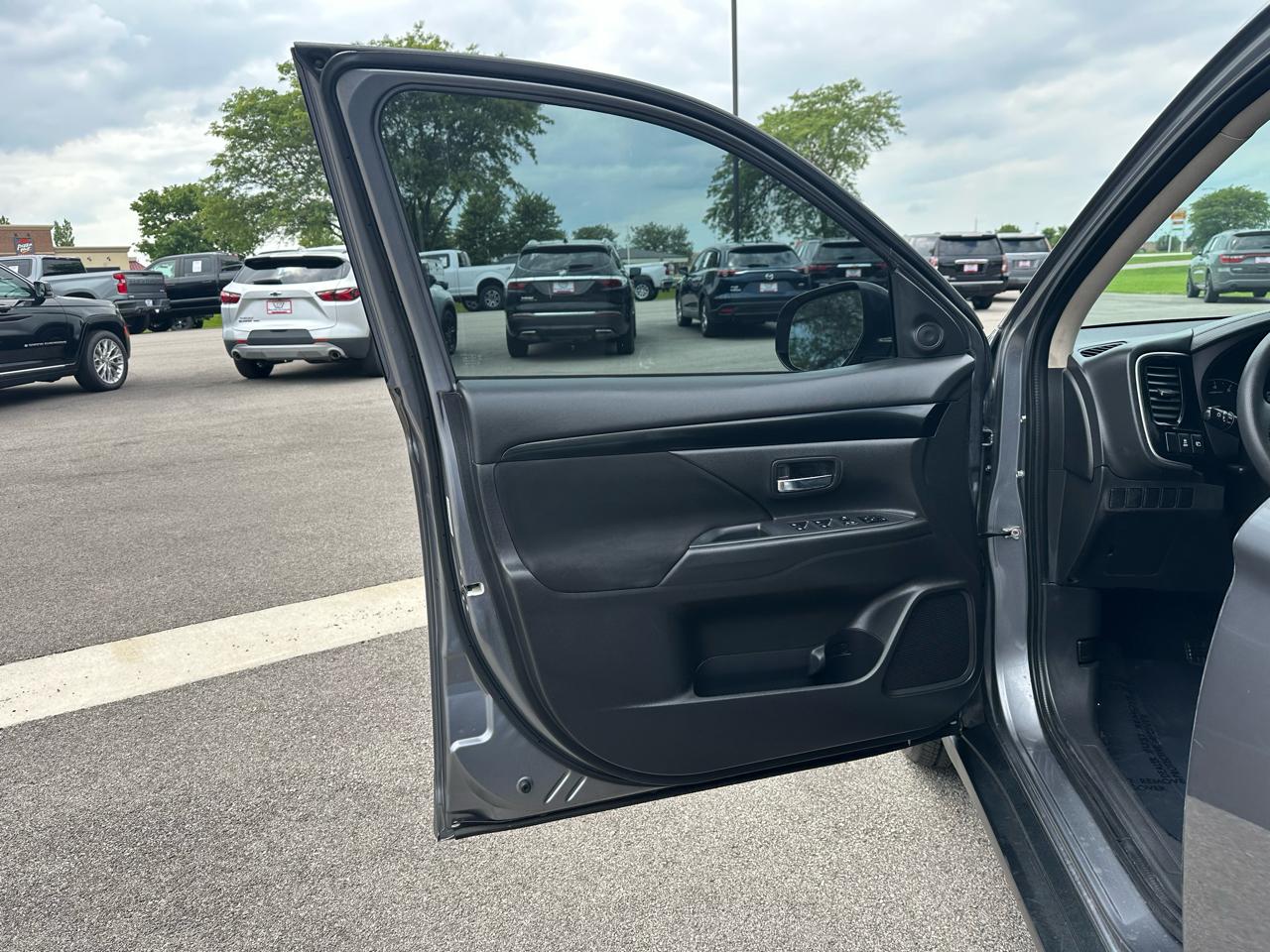 Mitsubishi Outlander ES AWD 2019