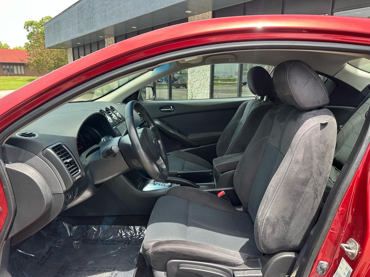 Nissan Altima 2.5 S Coupe 2013