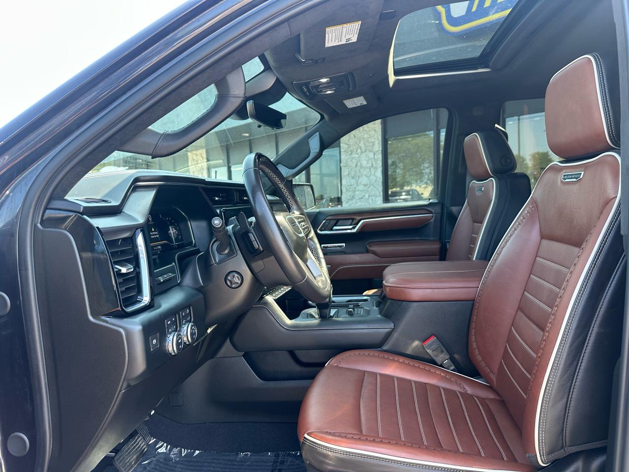 GMC Sierra 1500 Denali Ultimate Crew Cab 4WD 2024