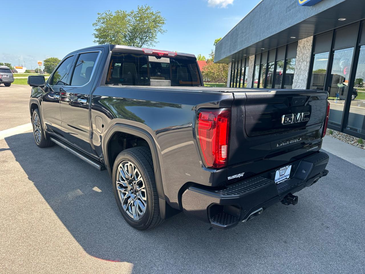 GMC Sierra 1500 Denali Ultimate Crew Cab 4WD 2024