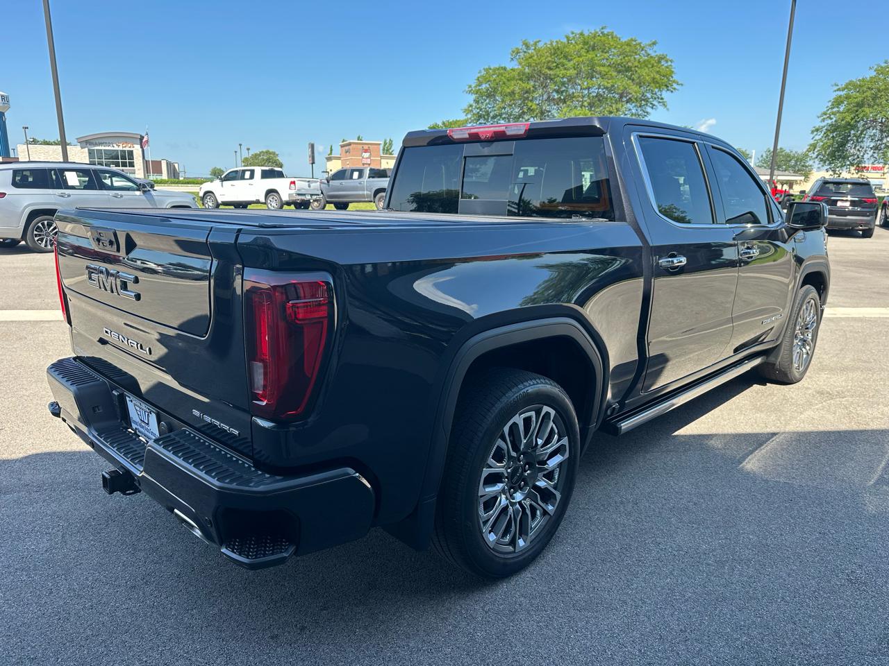 GMC Sierra 1500 Denali Ultimate Crew Cab 4WD 2024