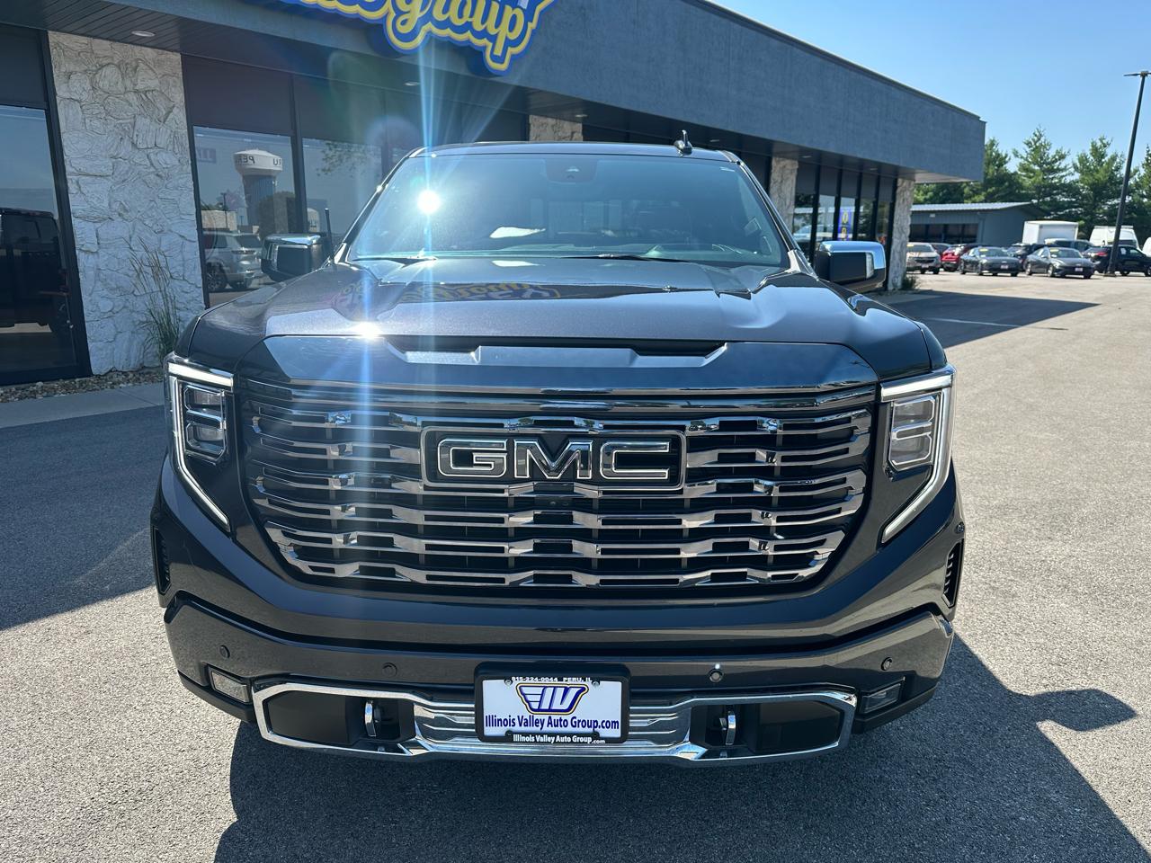 GMC Sierra 1500 Denali Ultimate Crew Cab 4WD 2024