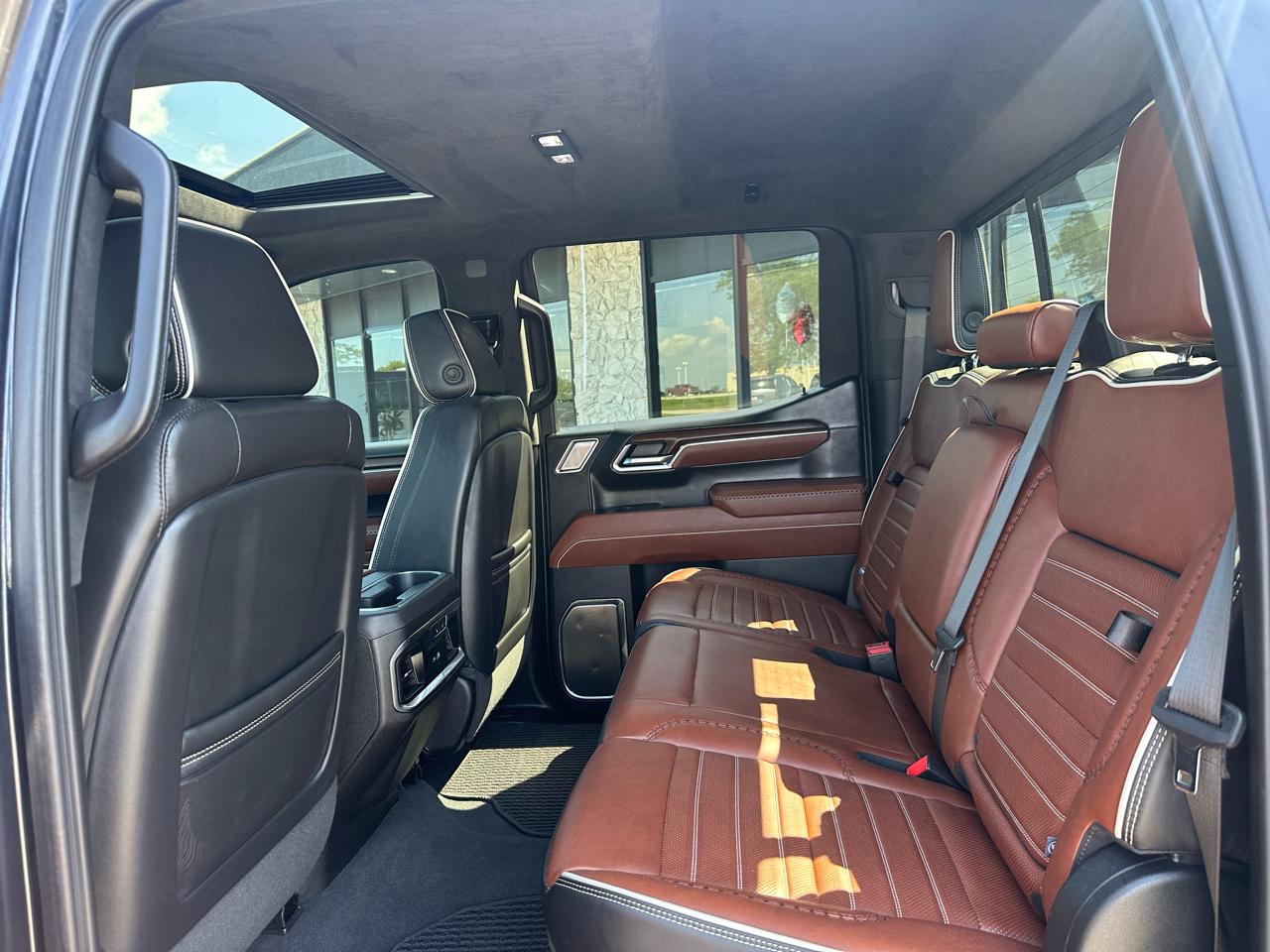 GMC Sierra 1500 Denali Ultimate Crew Cab 4WD 2024