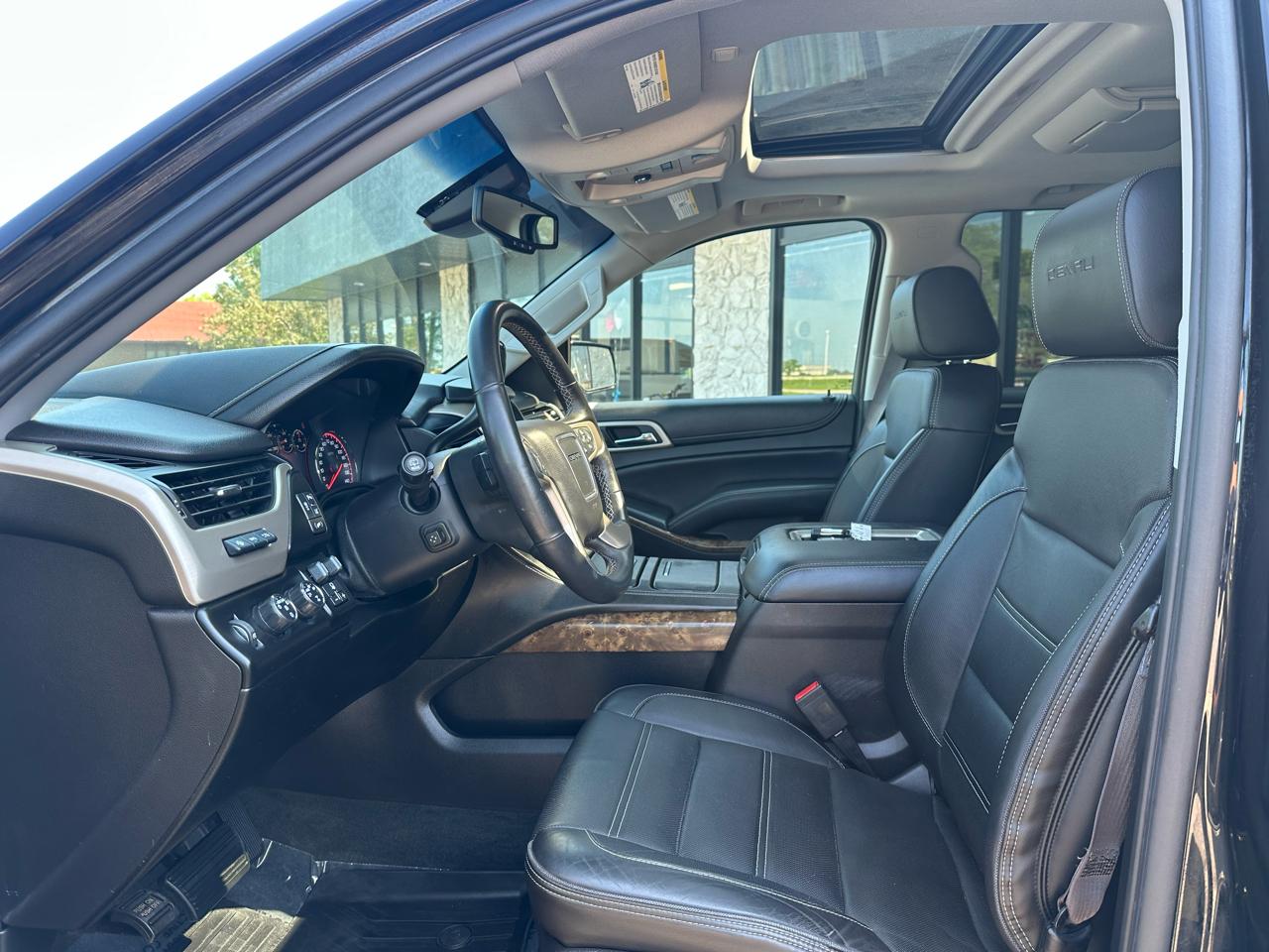 GMC Yukon Denali 4WD 2015