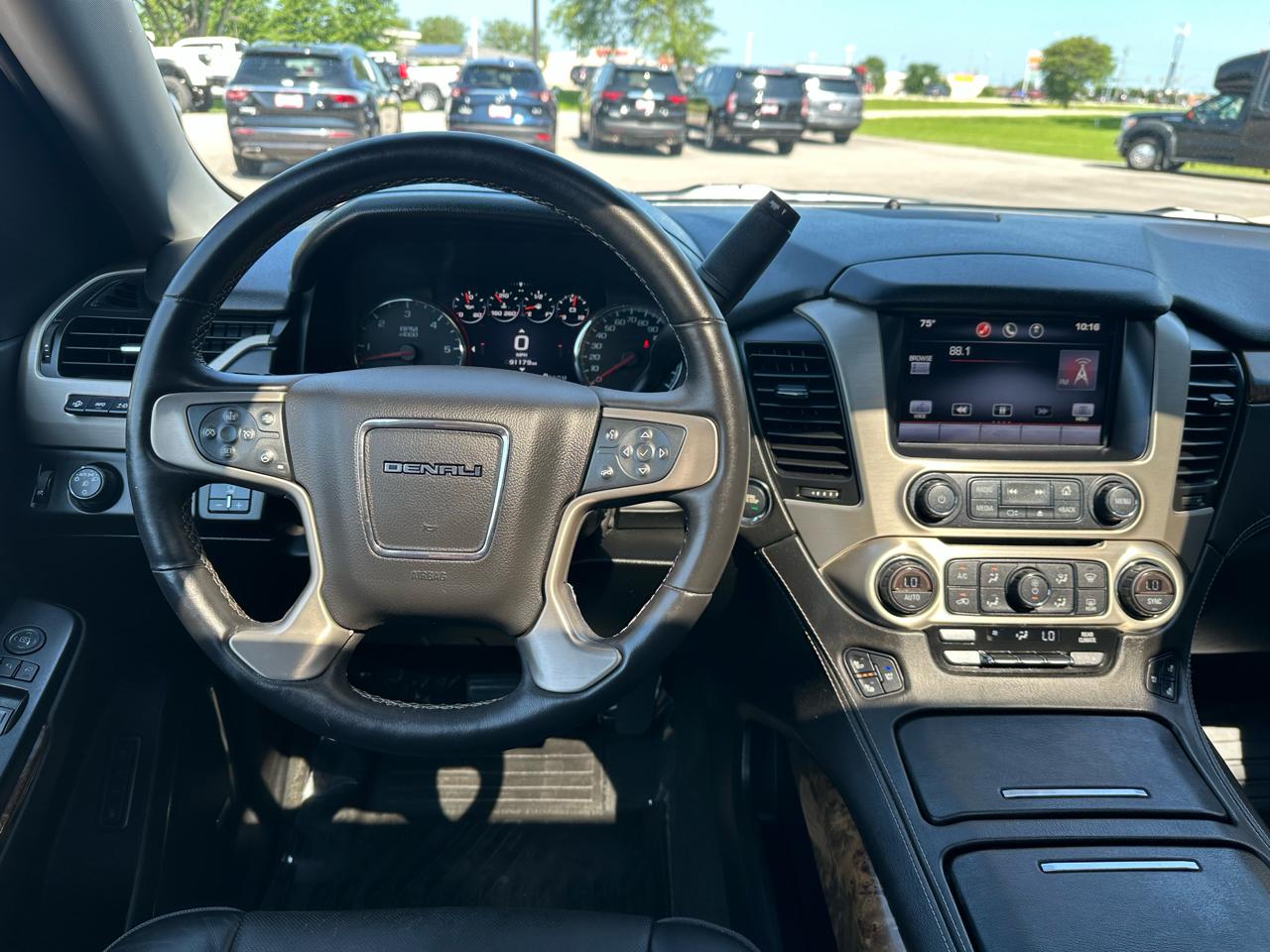 GMC Yukon Denali 4WD 2015