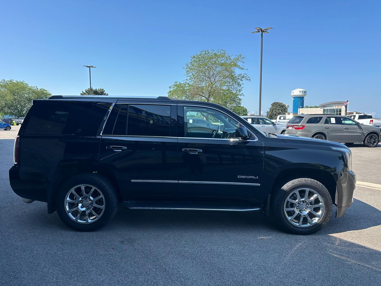 GMC Yukon Denali 4WD 2015