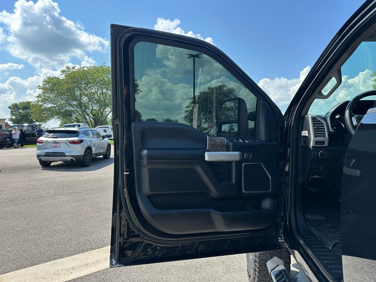 Ford F-250 SD Lariat Crew Cab 4WD 2017