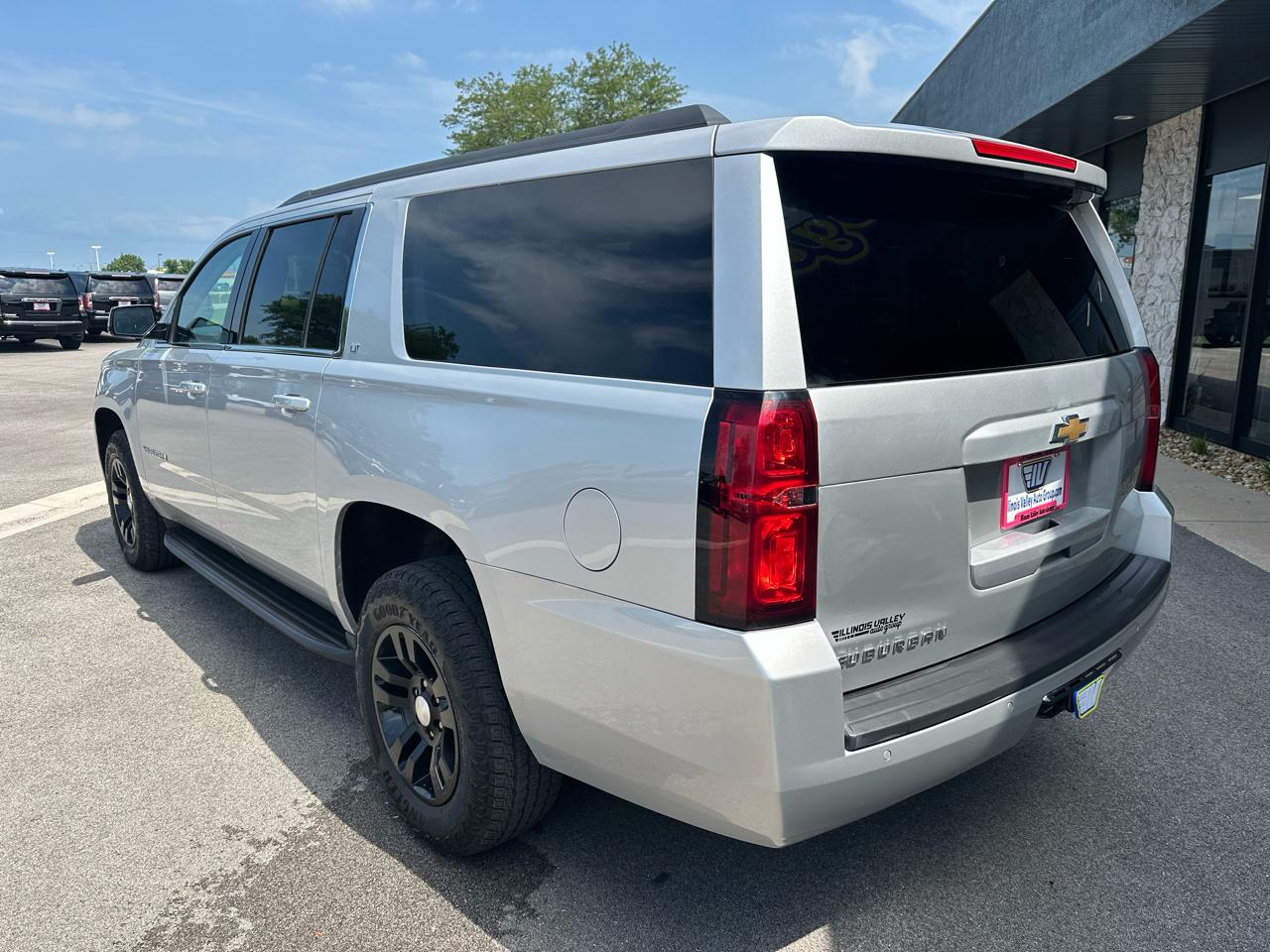 Chevrolet Suburban LT 4WD 2019